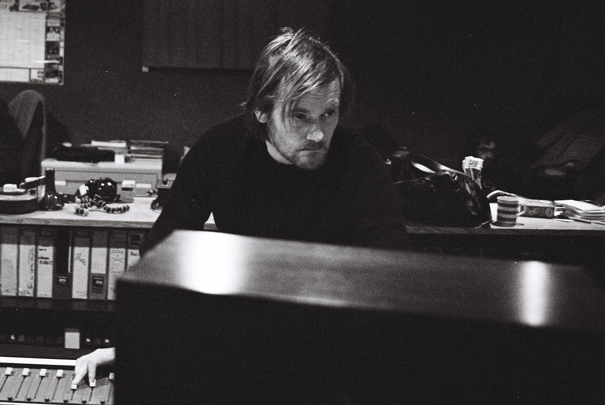Geoff_Barrow,_at_the_mixing_desk_in_State_of_Art_Studio,_Bristol