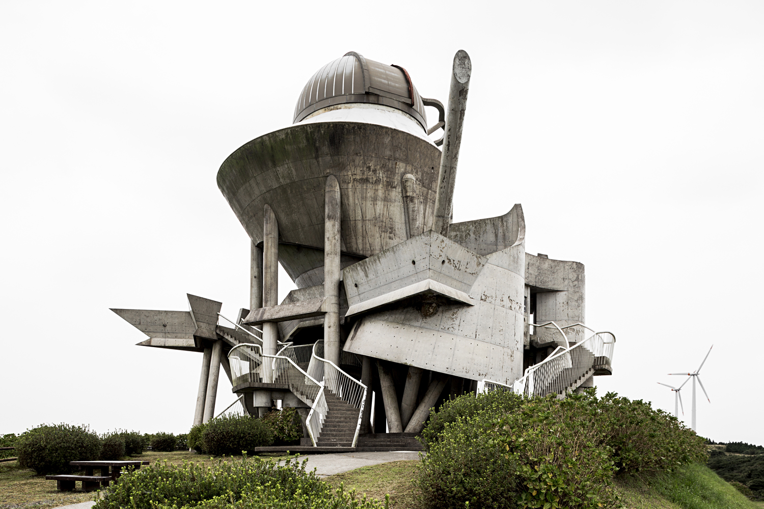 Kihoku Tenkyukan, an astronomical museum and observatory designed by Takasaki Architects, 1995. Kanoya, Japan. Photo: Stefano Perego.