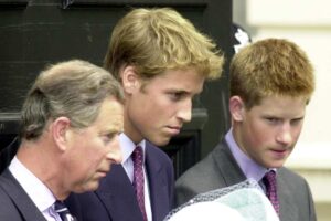 William, Harry e Carlo III in una vecchia foto