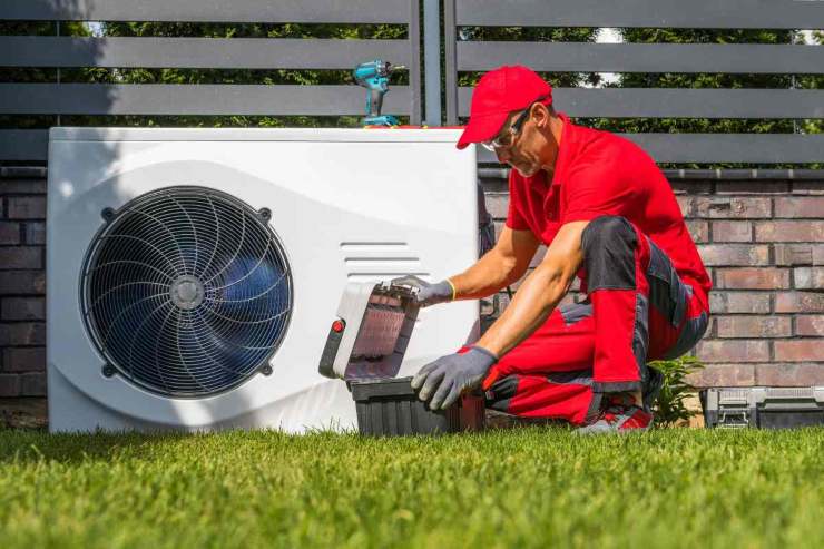 Pompa di calore e tecnico
