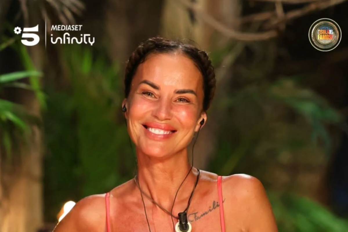 Antonella Mosetti che sorride